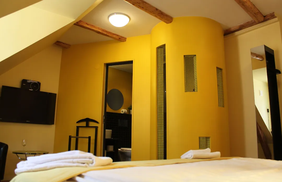 Magles Smiley Inn-1
